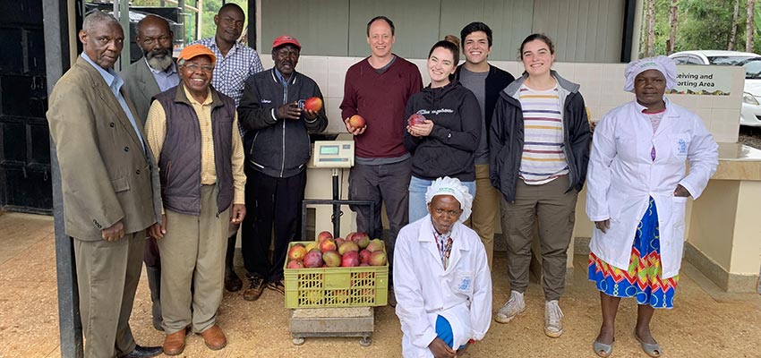 The team with some members of the farming cooperative in Karurumo.