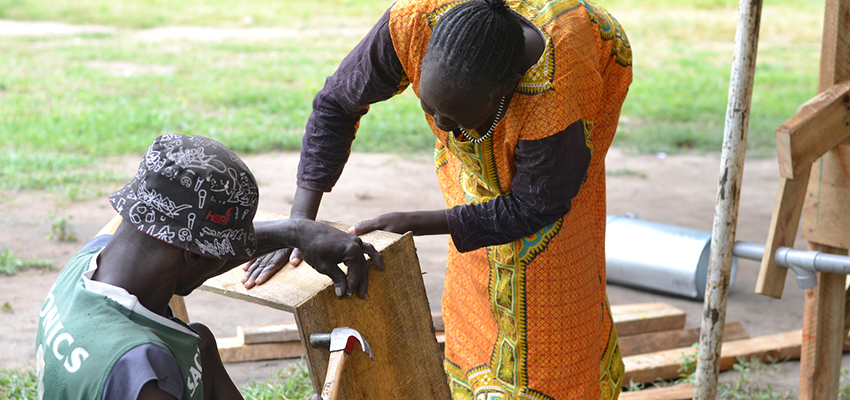 Working together to building a working prototype. Photo: Salam Kanhoush.