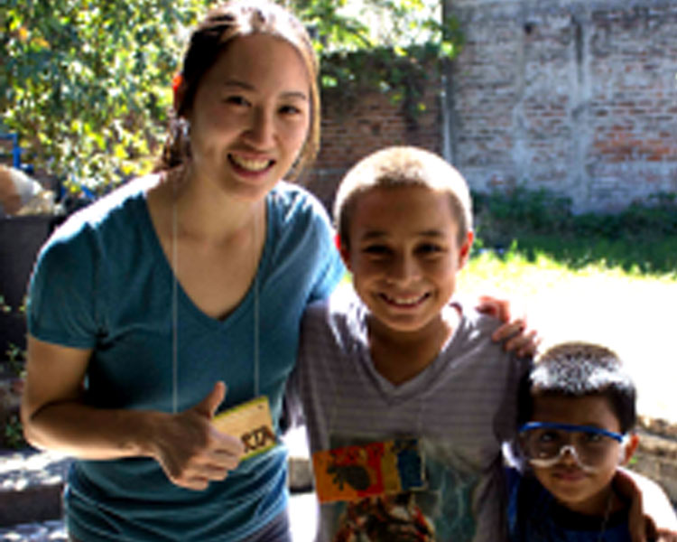 Victoria Tam (left), the videograher and editor of this video about D-Lab: Development/El Salvador.