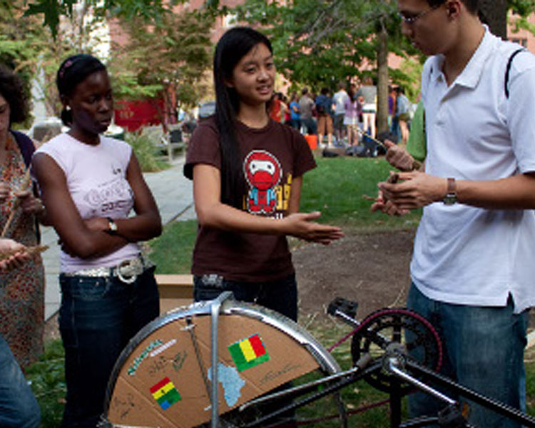 Jessica leading a technology demonstration for the D-Lab: Development class. Photo: Nathan Cooke. Source: D-Lab Archives