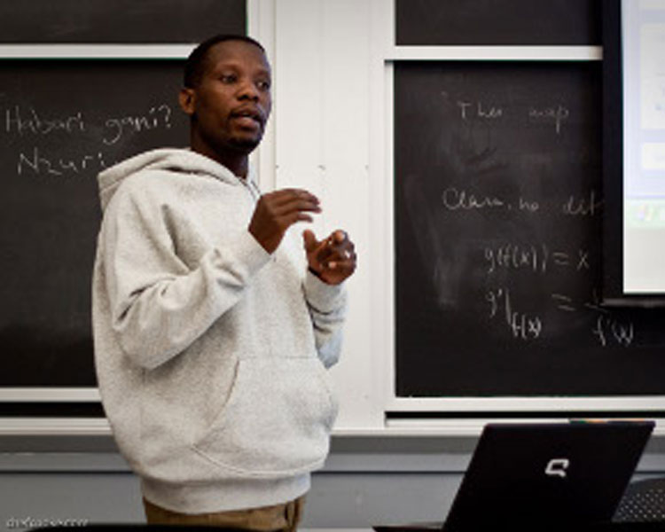 Bernard lecturing in D-Lab: Design class. Photo: Nathan Cooke. Source: D-Lab Archives