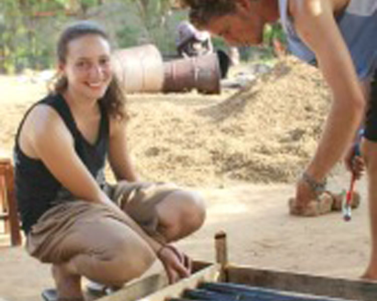 Isabella Didio '16 (left)